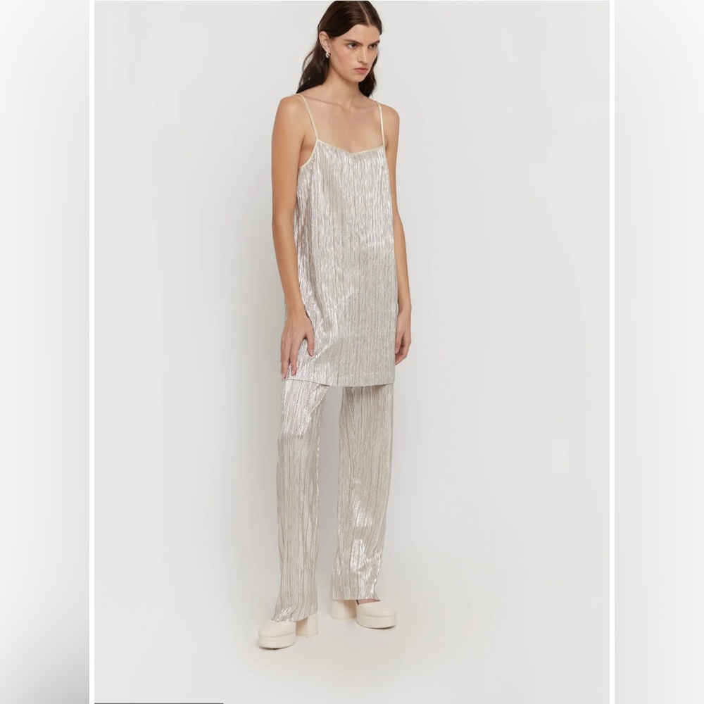 NWOT Oak & Fort sparkly pleated pants